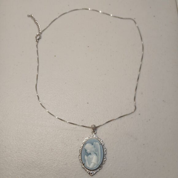Sterling Silver Single Strand Silver Tone Blue Agate Cameo Lady Pendant Necklace - Picture 2 of 5